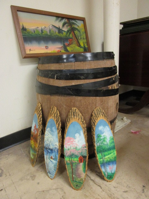 lot 825 image: VINTAGE WINE CASK  ORIGINAL ARTWORK