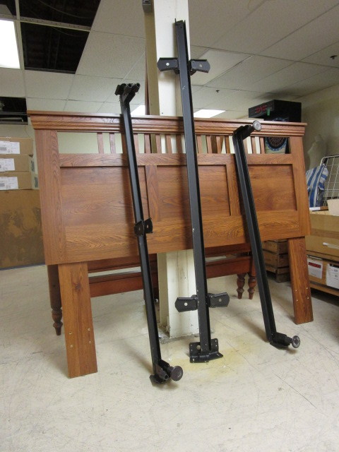 lot 832 image: OAK BED  FRAME