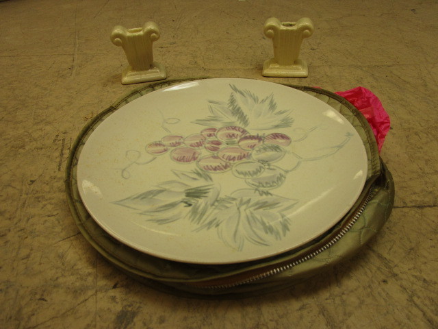 lot 846 image: RED WING CHINA