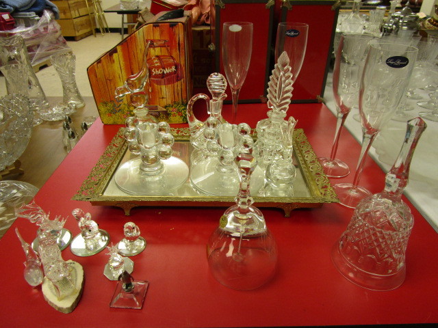 lot 853 image: CRYSTAL & GLASS