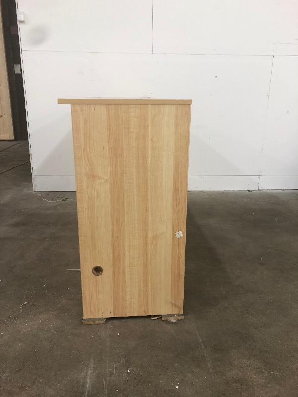 lot 18 image: Cash Wrap Counter Height Bar