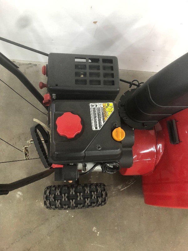 lot 29 image: Yard Machines Snow Blower