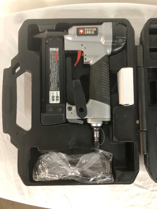 lot 33 image: Porter Cable Pin Nailer