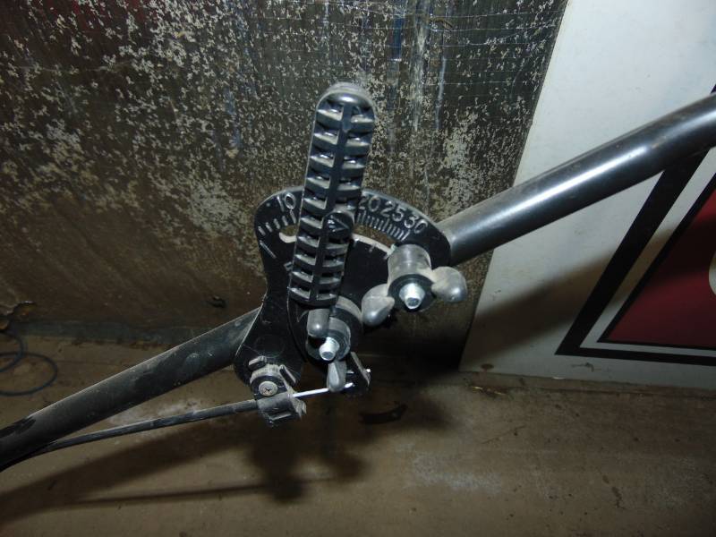 lot 7 image: Earthway Spreader