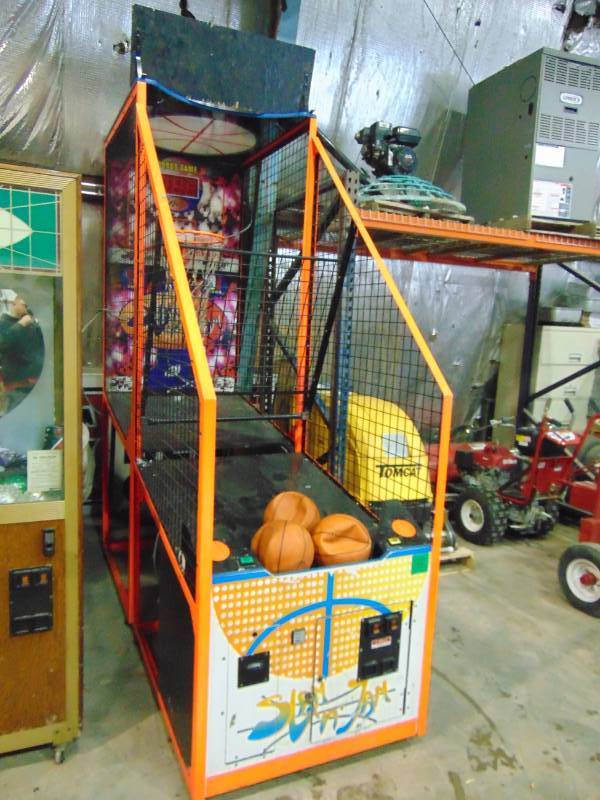 lot 4 image: Basketball Arcade Game