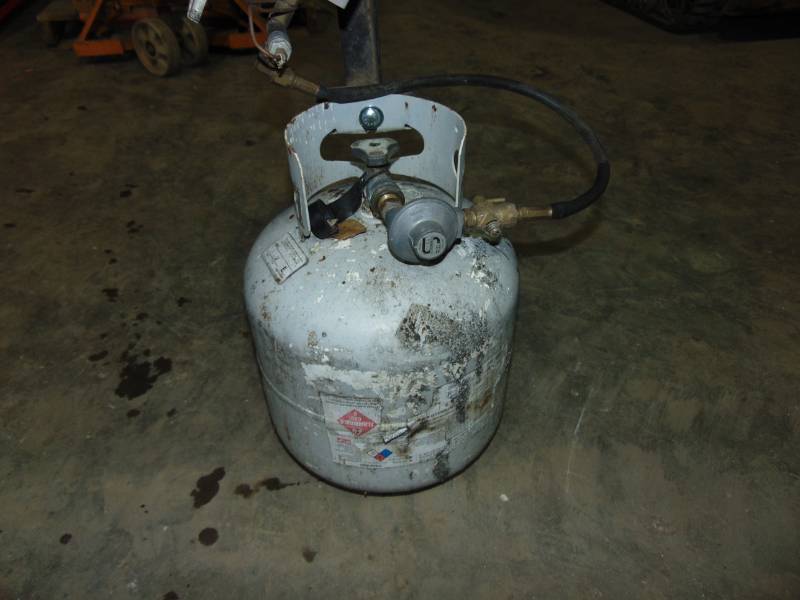 lot 16 image: LP Heater with Tank