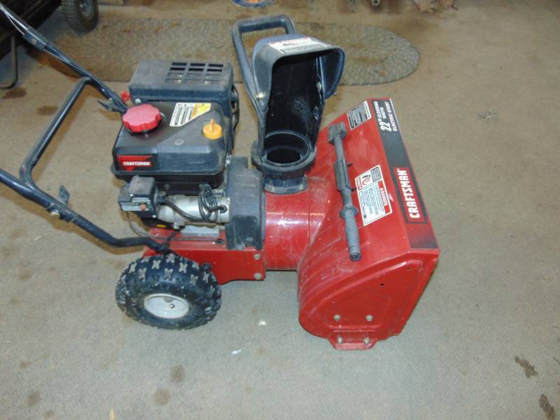 lot 37 image: Craftsman 22 Snowblower With Electric Start