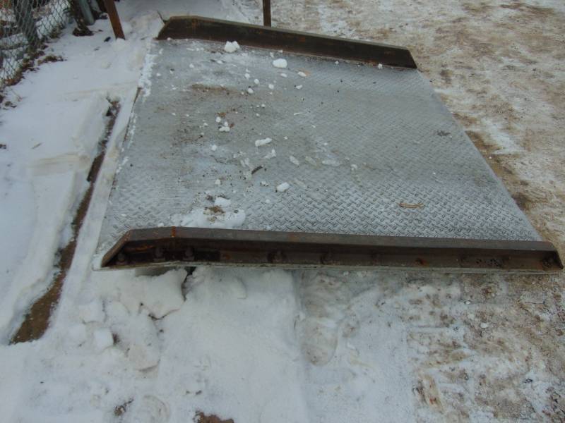 lot 56 image: Diamond Plate Loading Ramp