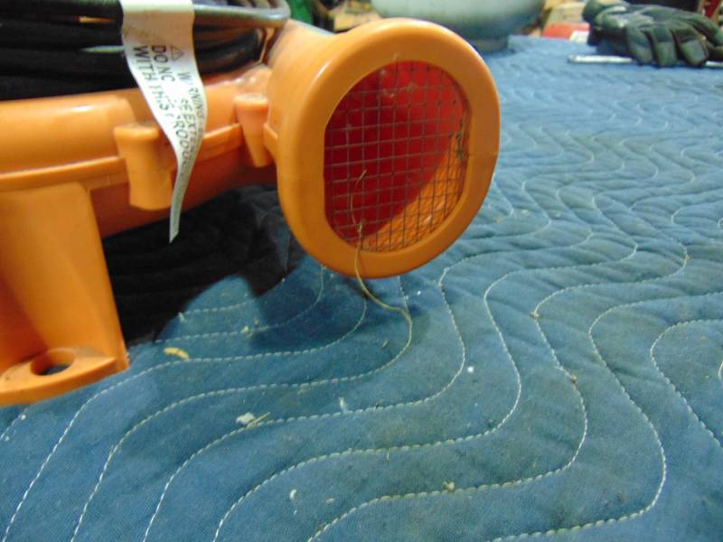 lot 76 image: Toy Quest Electric Inflatable Blower