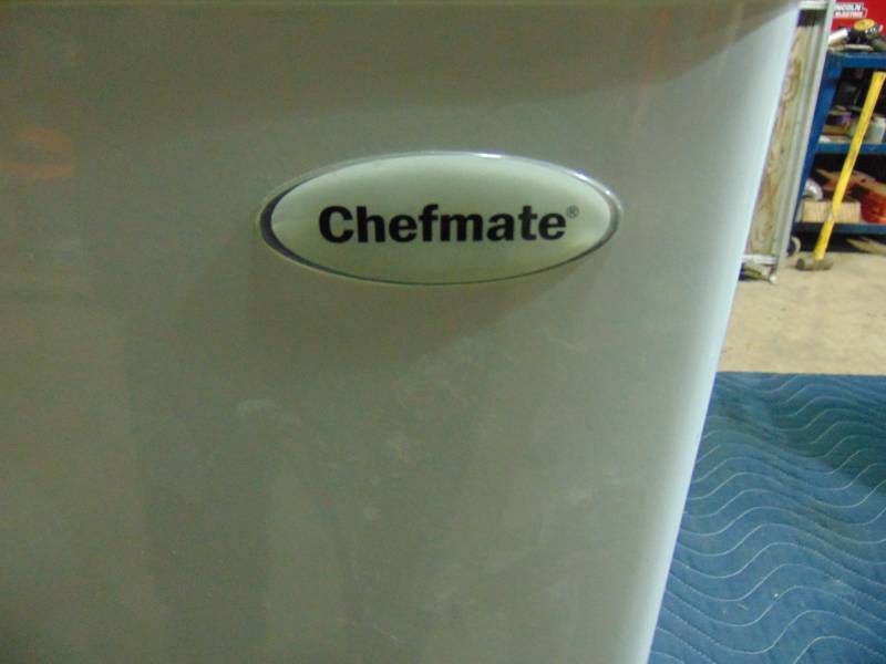 lot 80 image: Chefmate Dorm Refrigerator