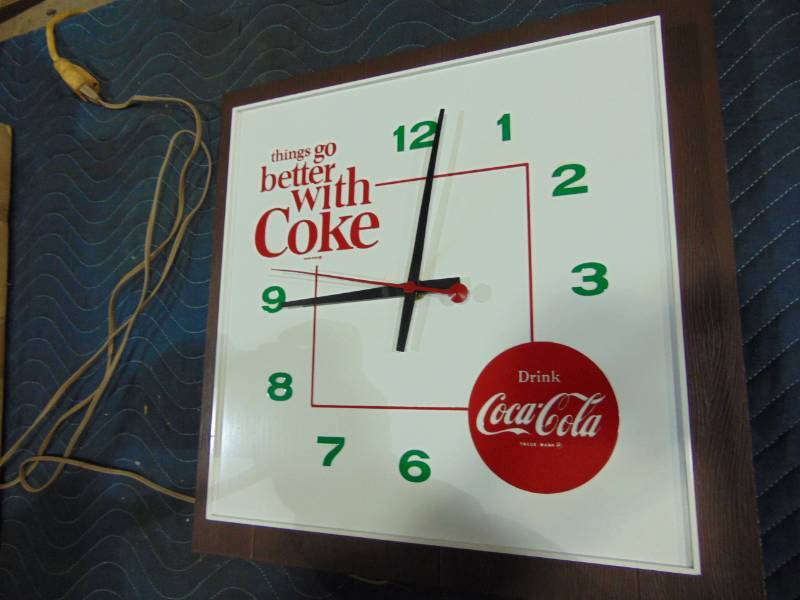lot 83 image: Vintage Coca-Cola Clock