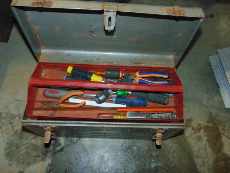 lot 114 image: Metal Tool Box With Tools