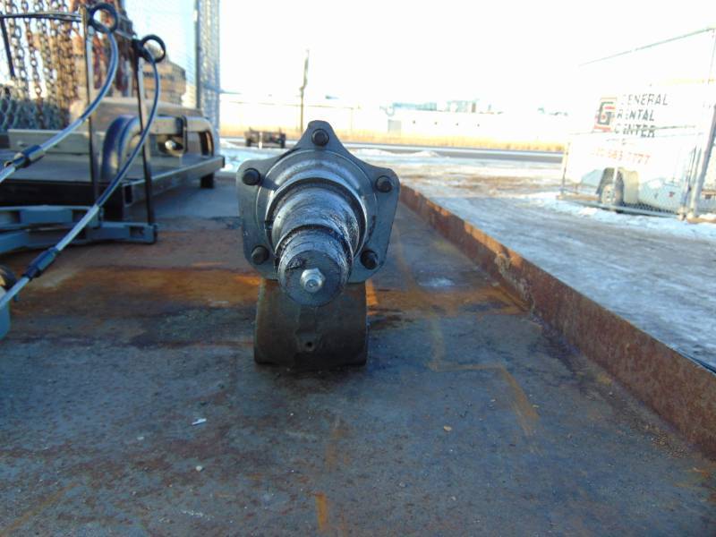 lot 120 image: 7000# Trailer Axle
