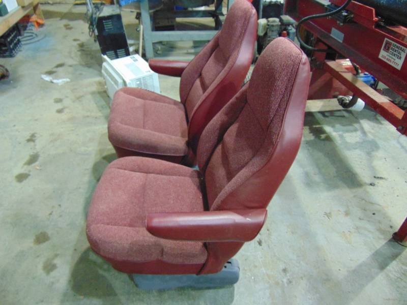 lot 132 image: (2) Vehicle Chairs