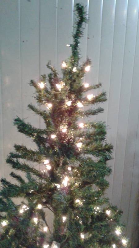 lot 5 image: 6 Foot Pre Lit Artificial Green Christmas Tree