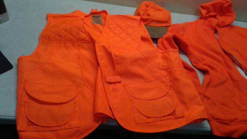 lot 41 image: Lot Of Orange Hunting Clothes, XXL Vest