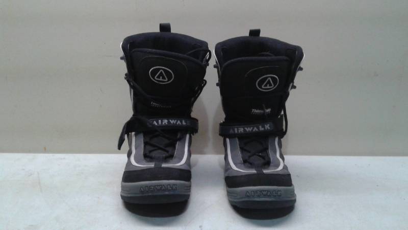 lot 46 image: Pair Of Airwalk Snow Board Boots, Size Mens 11, Good Condition