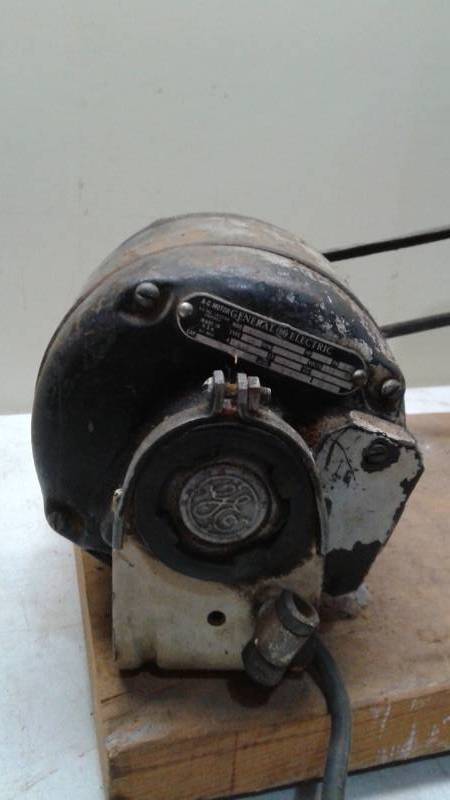 lot 55 image: Vintage General Motor Grinder, Motor Works, Needs New Belt