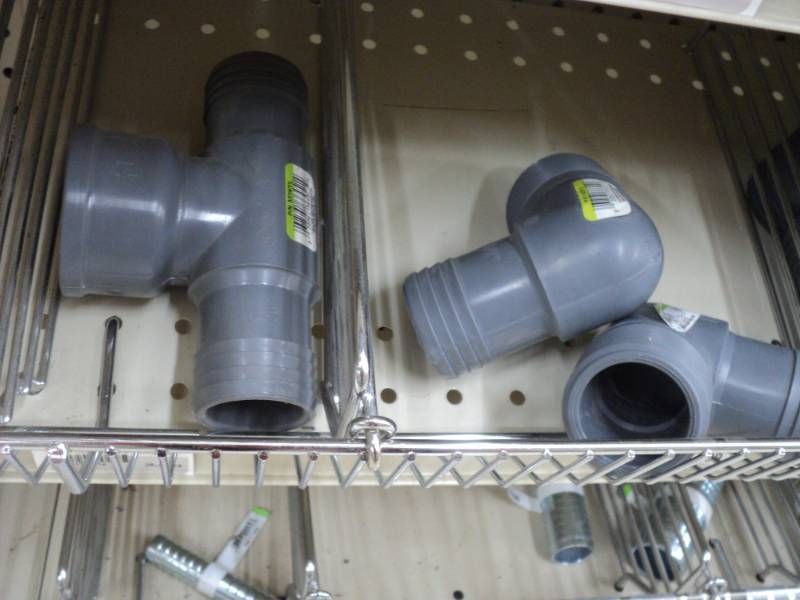 Lot of mainly 2� adapters and coup...