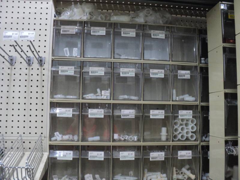 Lot of nylon adapters and coupling,...
