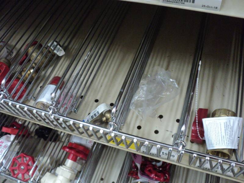 Lot of assorted valves ...