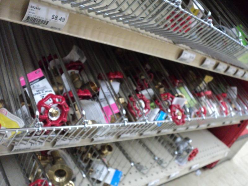 Lot of assorted valves ...