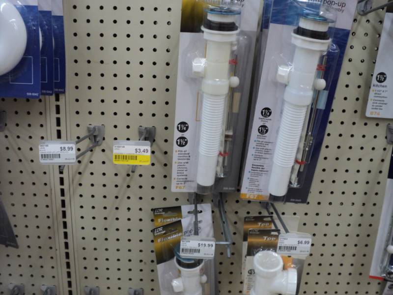 Lot of flexible pop up drains...