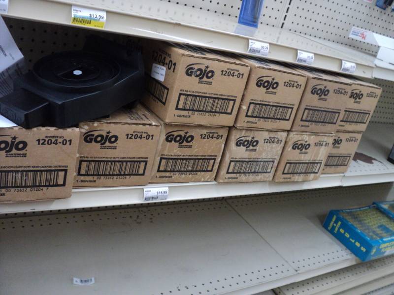 Lot of GoJo cartridge dispensers...
