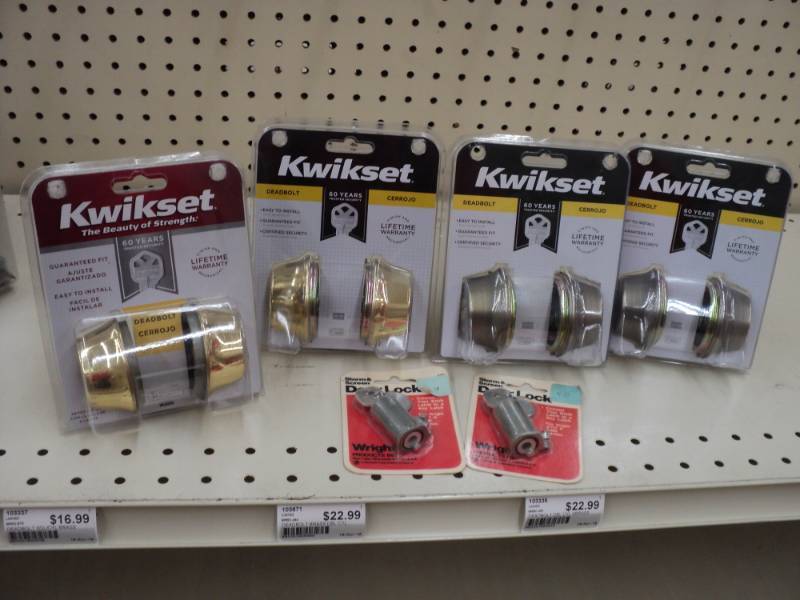 4 Kwikset deadbolts plus 2 replacem...