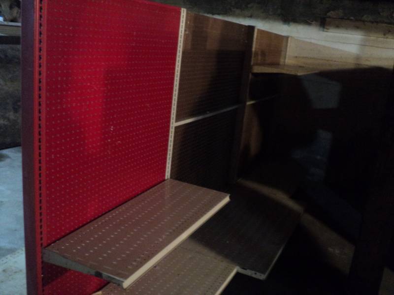 2 Double sided shelves with 1 doubl...