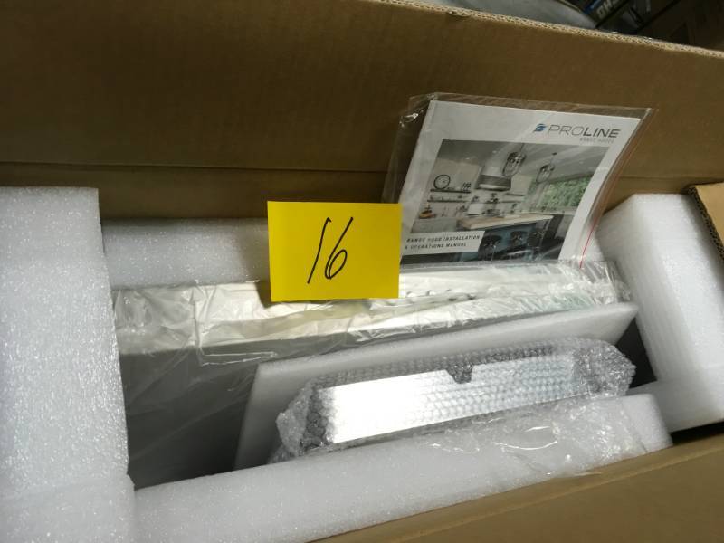 30 in. 600 CFM Under Cabinet Range Hood with Light in Stainless Steel open box not used