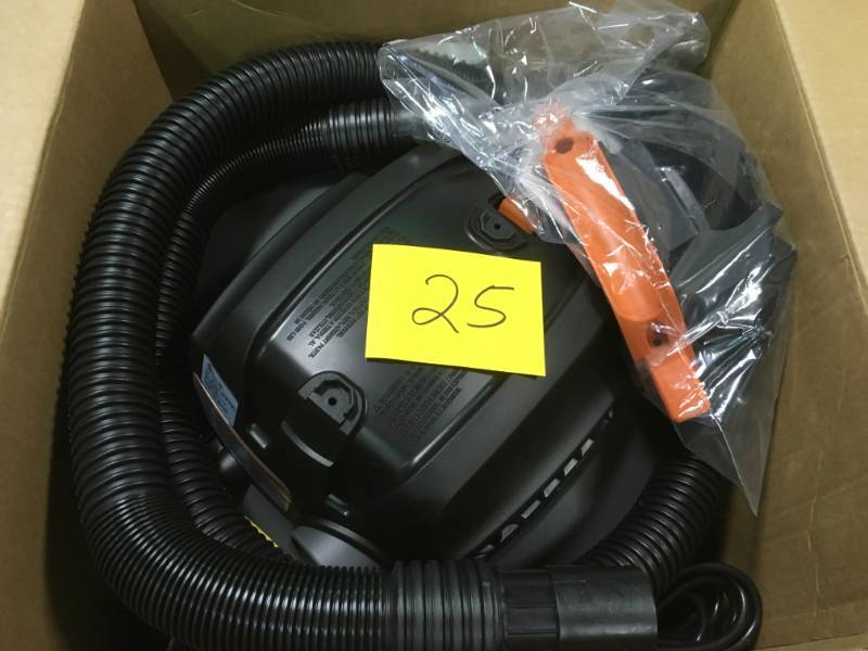 RIDGID 9 Gal. 4.25-Peak HP NXT WetDry Vac in like new condition