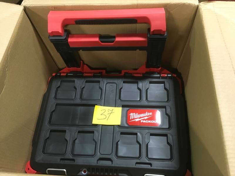 MILWAUKEE 48-22-8426 PACKOUT ROLLING TOOL BOX open box not used