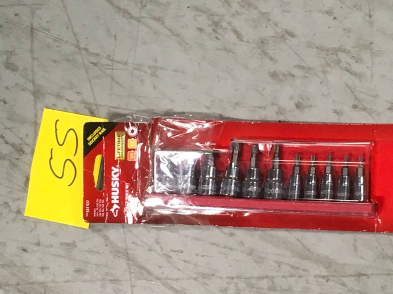 Husky 14 and 38 in. Drive Torx Bit Socket Set (11-Piece) in like new condition