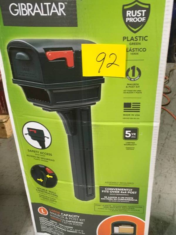 Gibraltar Mailboxes Gentry Plastic Mailbox and Post Combo, Green open box not used