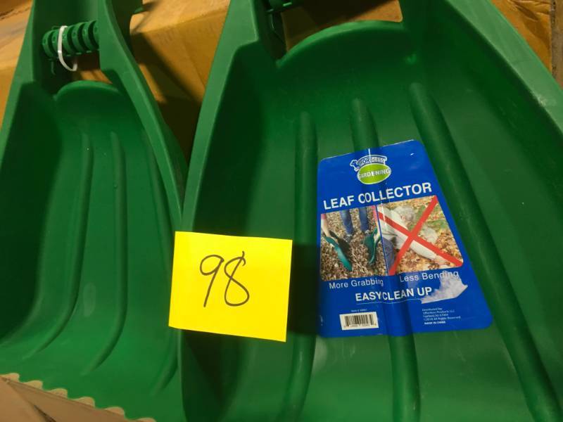 Leaf Collector, Garden and Yard Hand Rakes for Picking Up Leaves, . (1 Pair) open box not used