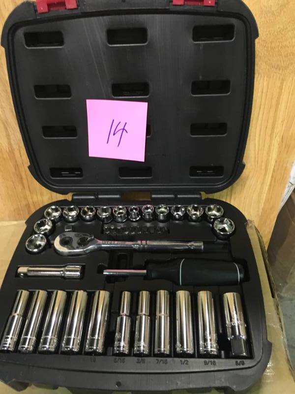 lot 14 image: Husky Mechanics Tool Set (38-Piece) not used