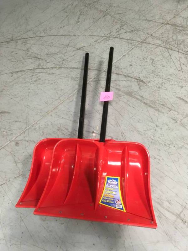 lot 40 image: Shear Magic 077002 King Arctic Trident Snow Shovel LOT OF 2 not used