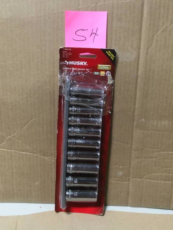 lot 54 image: Husky 38 in. Drive Deep Metric Socket Set (10-Piece) not used