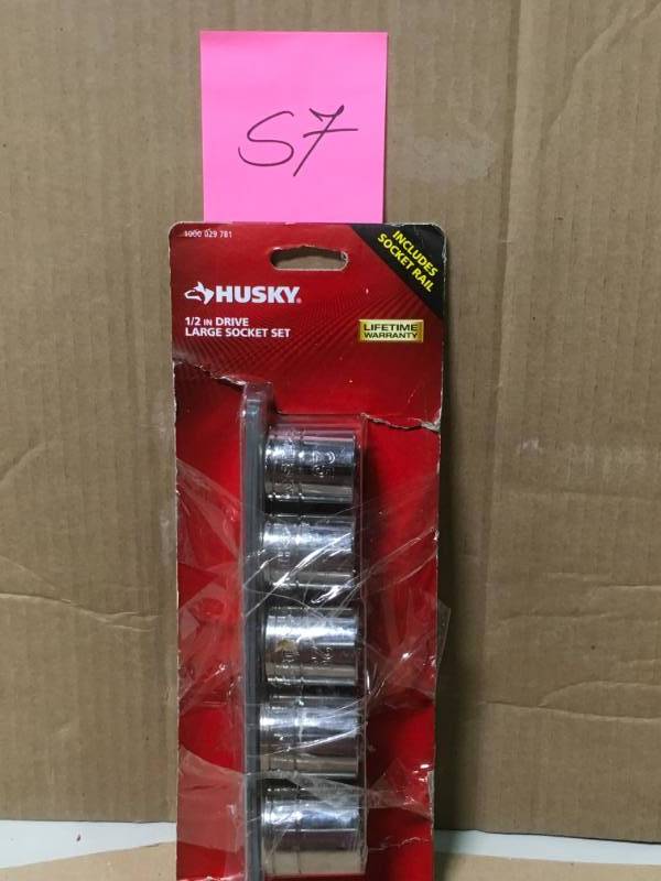 lot 57 image: Husky 12 in. Drive Metric X-Large Socket Set (5-Piece) not used