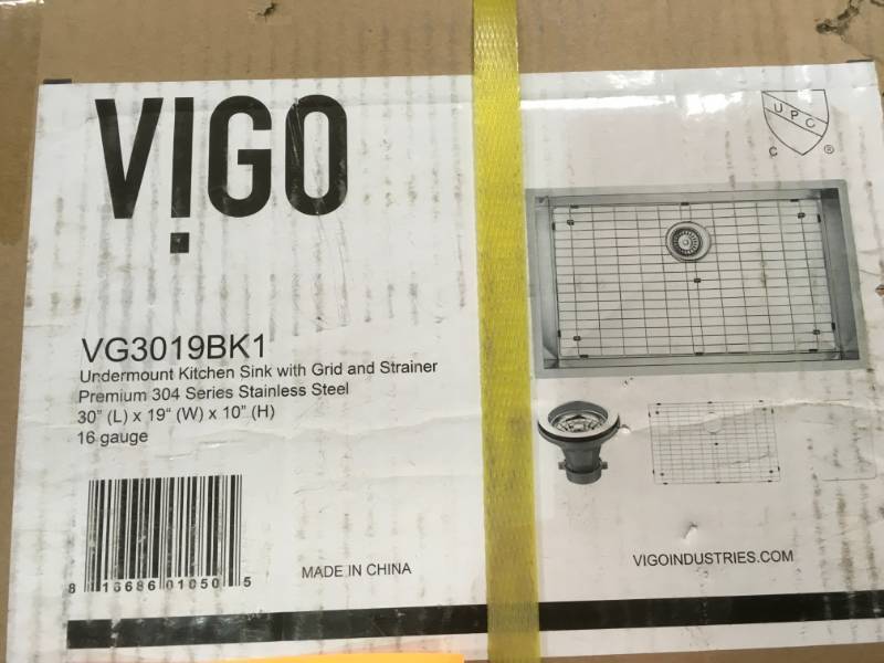 VIGO Undermount 30 in. Single Bowl Kitchen Sink with Grid and Strainer in Stainless Steel not used