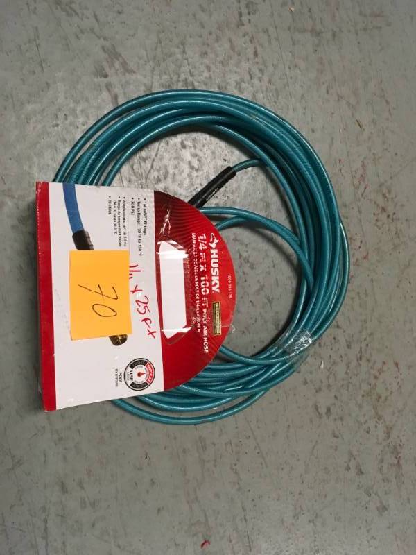 Husky 14 in. x 100 ft. Polyurethane Air Hose not used