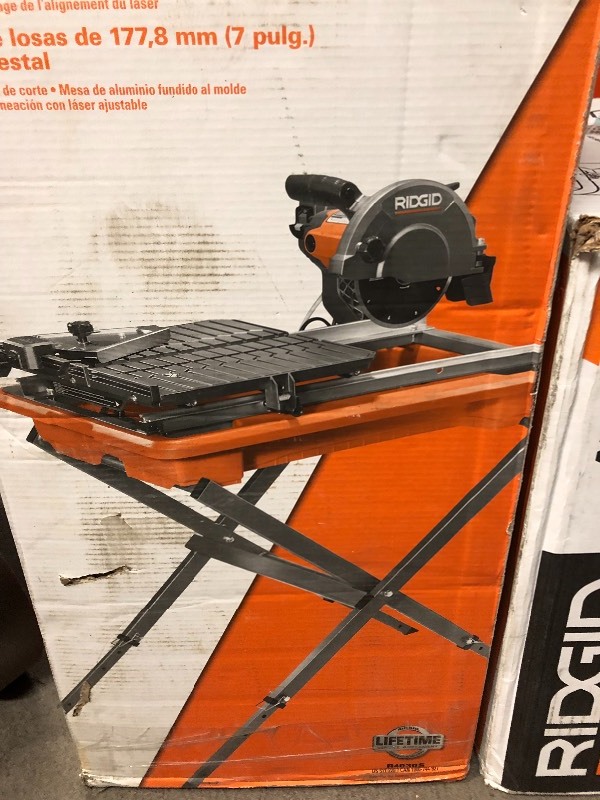 RIDGID 7 in. Tile Saw with Stand USED IN WORKING CONDITIONS