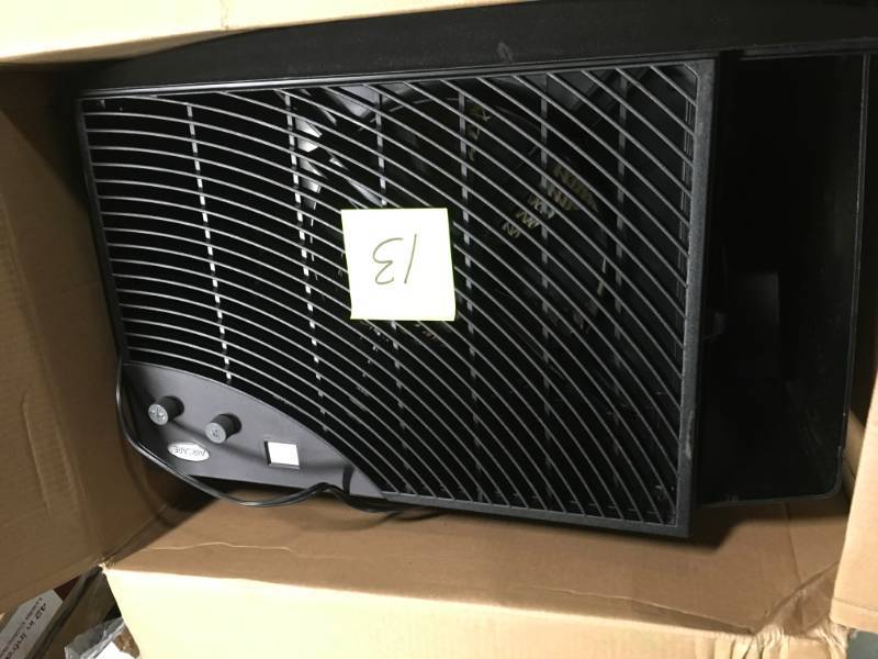 lot 13 image: AIRCARE 5.4-Gal. Evaporative Humidifier for 3700 sq. ft. in like new condition