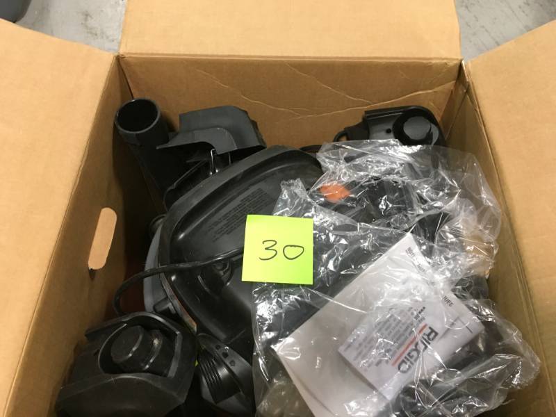 lot 30 image: RIDGID 14 Gal. 6.0-Peak HP NXT Wet Dry Vacuum  in like new condition