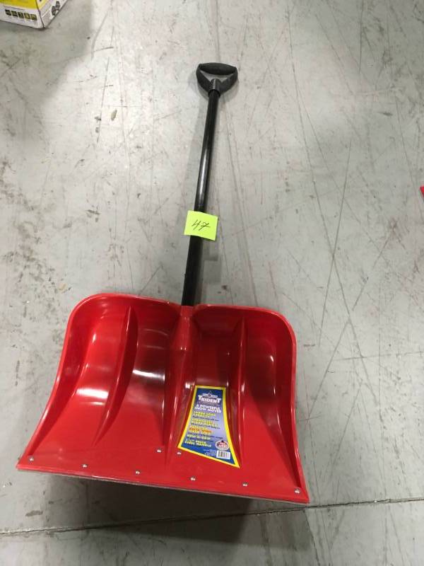 lot 47 image: King Arctic Trident Snow Shovel not used
