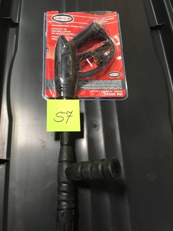 lot 57 image: Simpson 4,500 psi Universal Spray Gun with Side Grip and M22 Connector  in like new condition