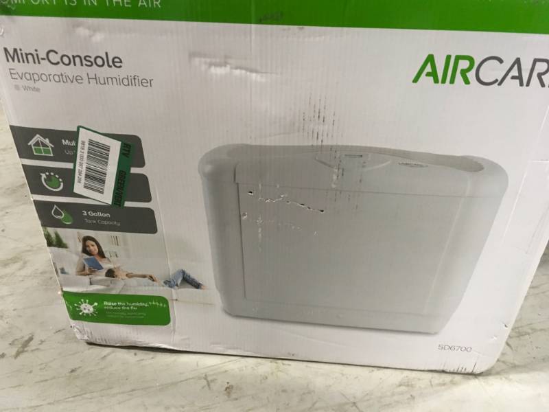 lot 59 image: AIRCARE 3 Gal. Evaporative Humidifier for 1,250 sq. ft. in like new condition