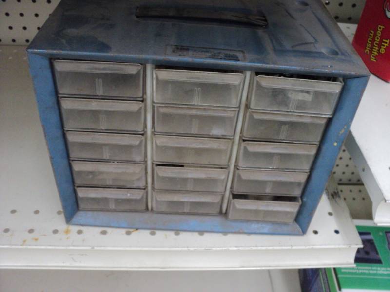 display for screws partially full....