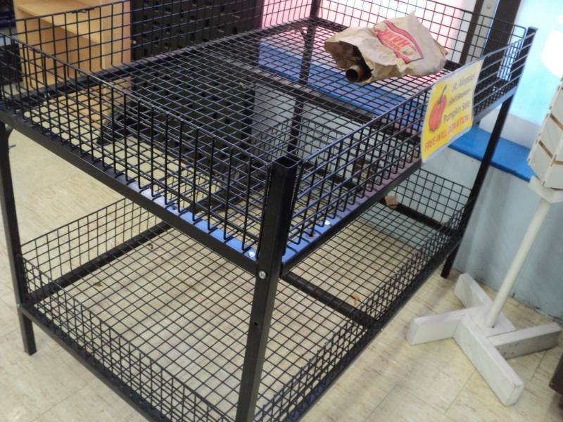 Retail display bin